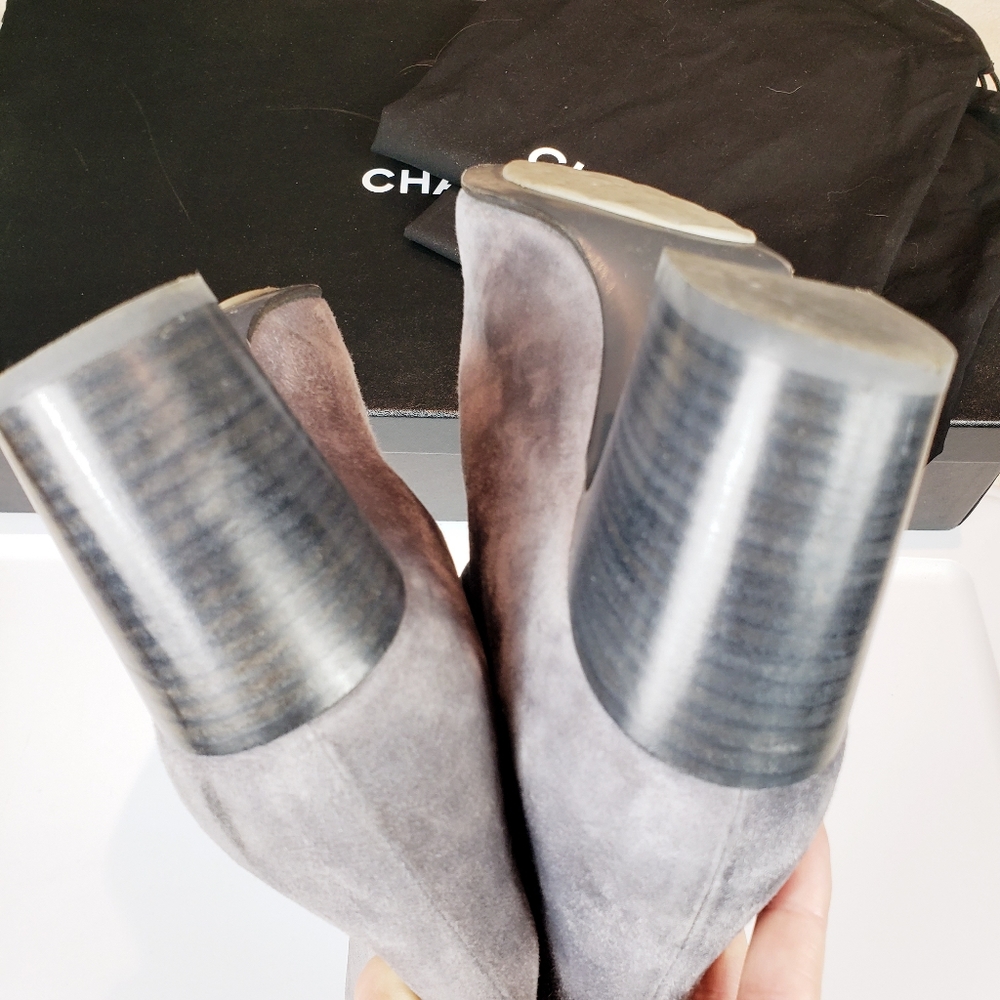 Chanel grey suede boots - Picture 9 of 15
